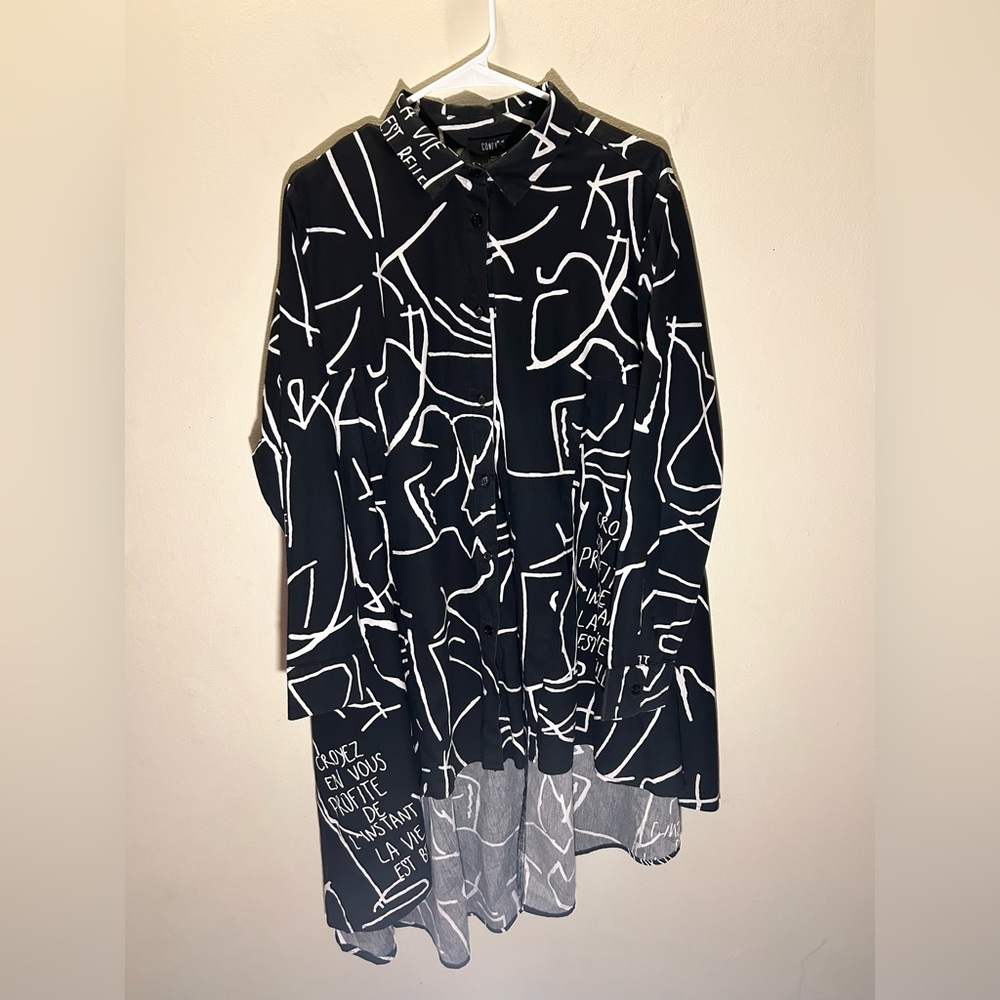 Comfy USA Abstract Black and White Shirt
